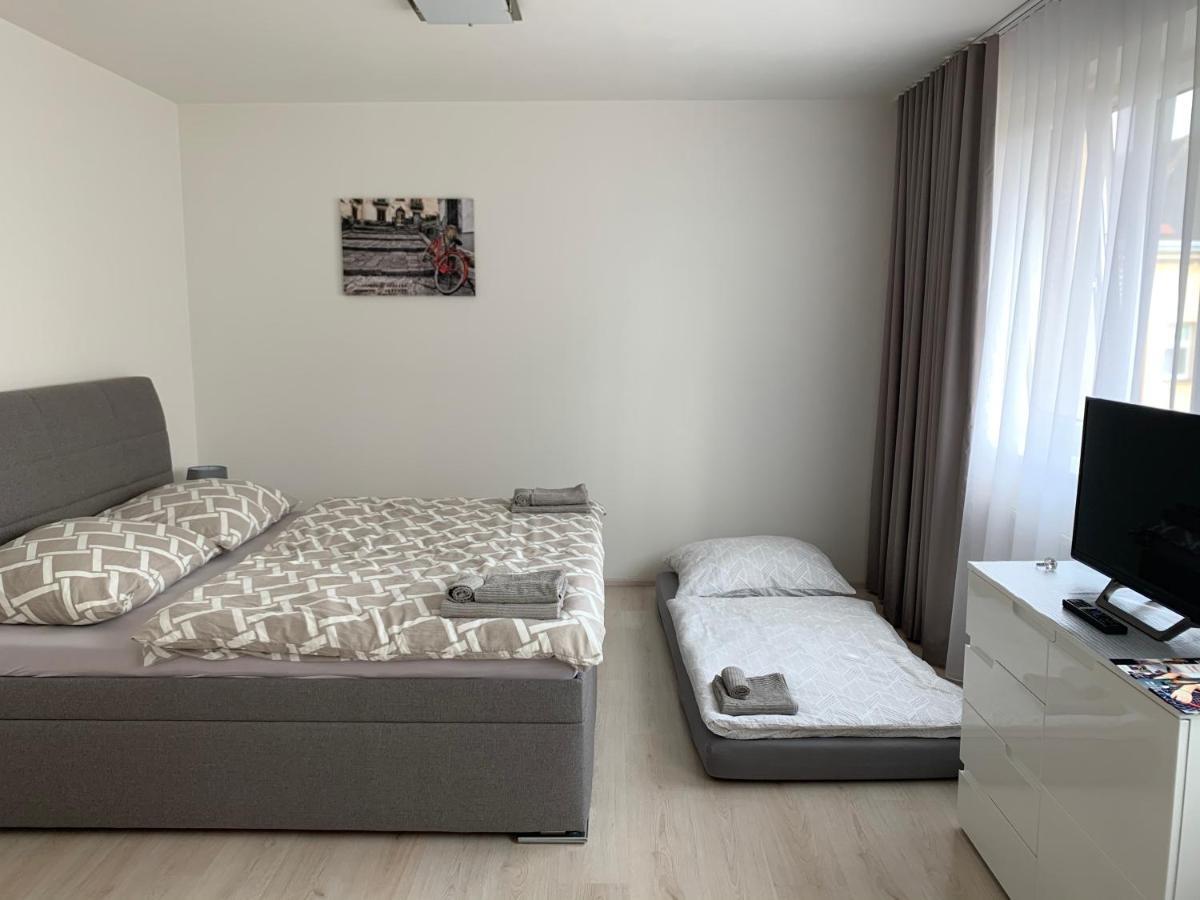 Modern Apartment In The City Center Plzeň Exterior foto